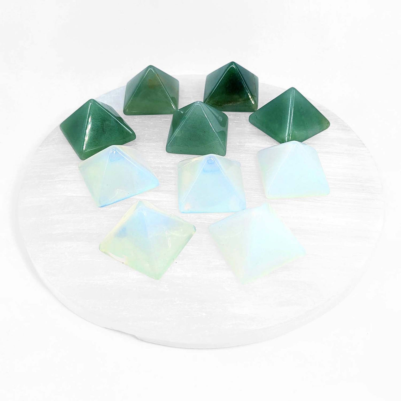 White plate with glass pieces from ’Crystal Pyramid 1’ Assorted: Opalite, Green Aventurine #LV2413’