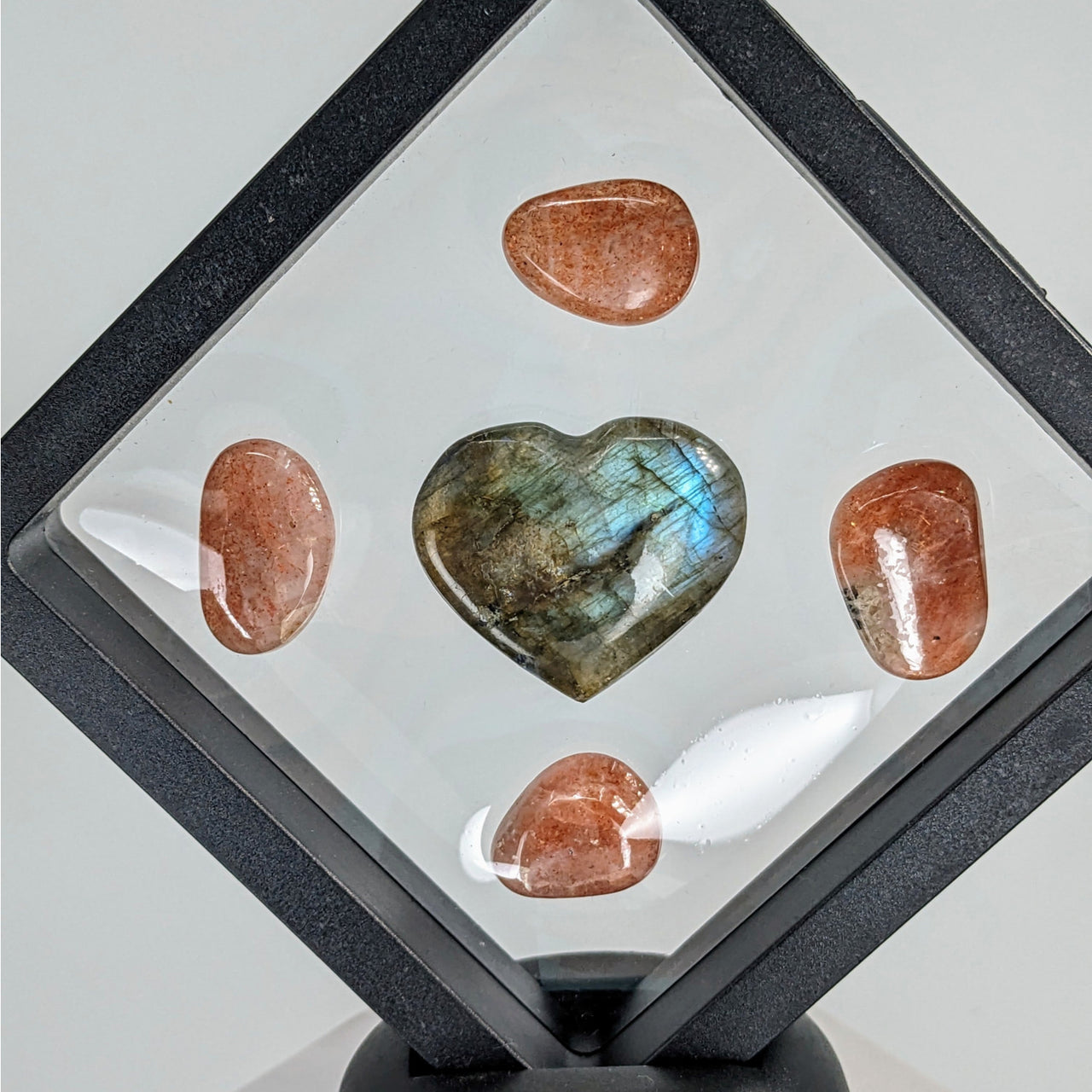 Heart-shaped stone in Floating Illusion Frame - Crystal Display #Q066