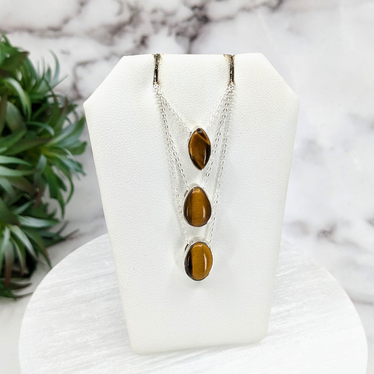 Gold tiger’s eye polished necklace in sterling silver on an 18’ chain #LV3216