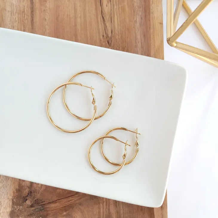 Elegant 18k gold plated Remi Hoop Earrings available in large or medium sizes #LV3817