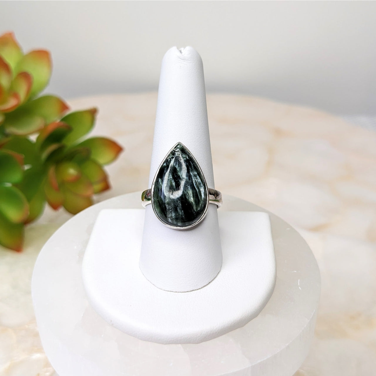 Seraphinite Teardrop Ring Sz 10 #LV4845 - White ring with a black stone on top