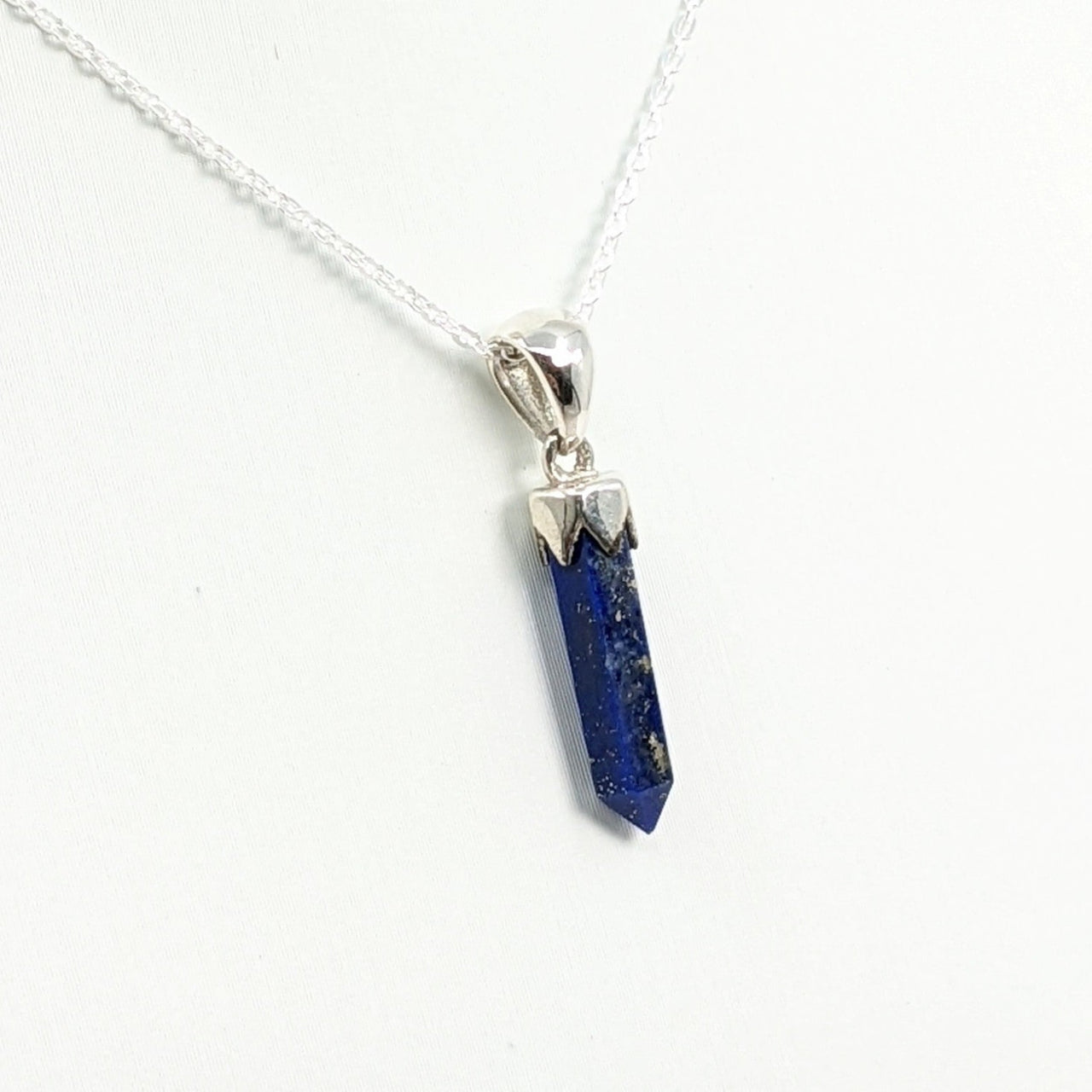 Dainty Point Necklace 18- Lapis Labradorite or Rose Quartz -